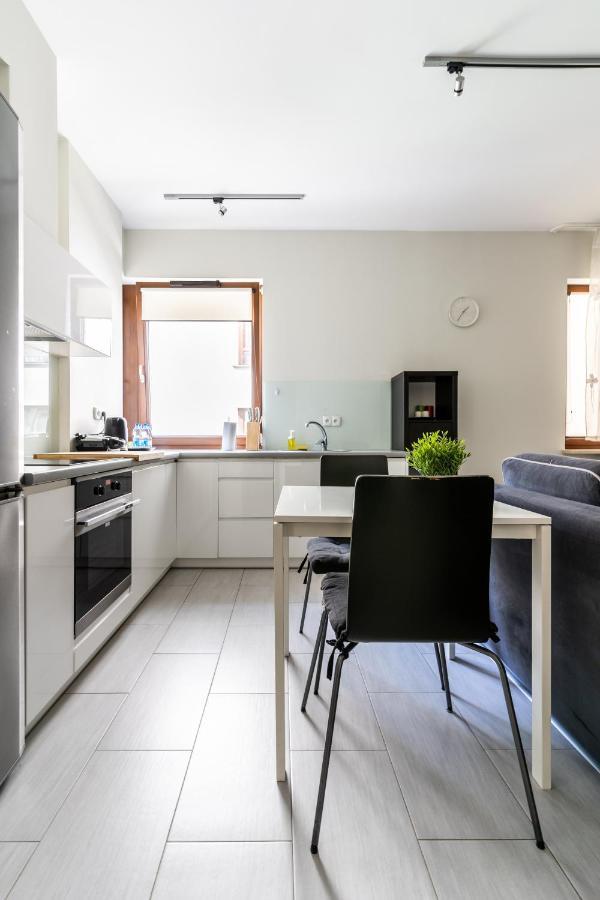 Golden Apartments - City Center - Gieldowa 바르샤바 외부 사진
